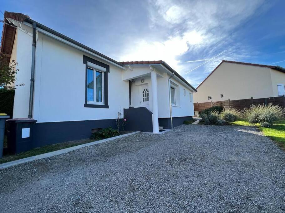 Jolie Maison, Jardin Et Parking Desertines  Kültér fotó